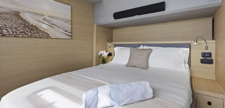 aquila-50-yacht-gallery-13-1140x550