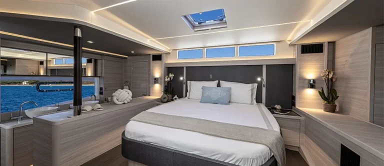 gallery10-46Y-OwnerCabin-A75I4050 copie-1042x450