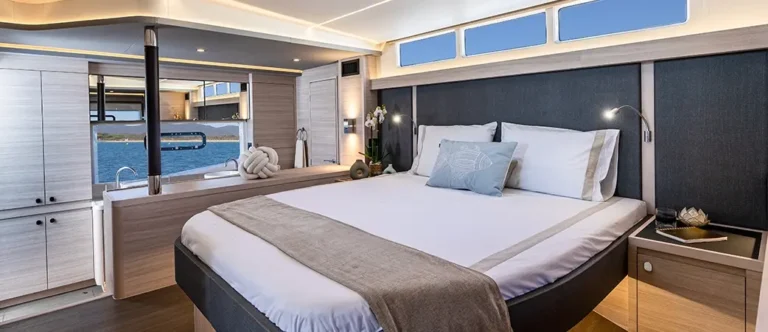 gallery9-46Y-OwnerCabin-A75I4031 copie-1042x450